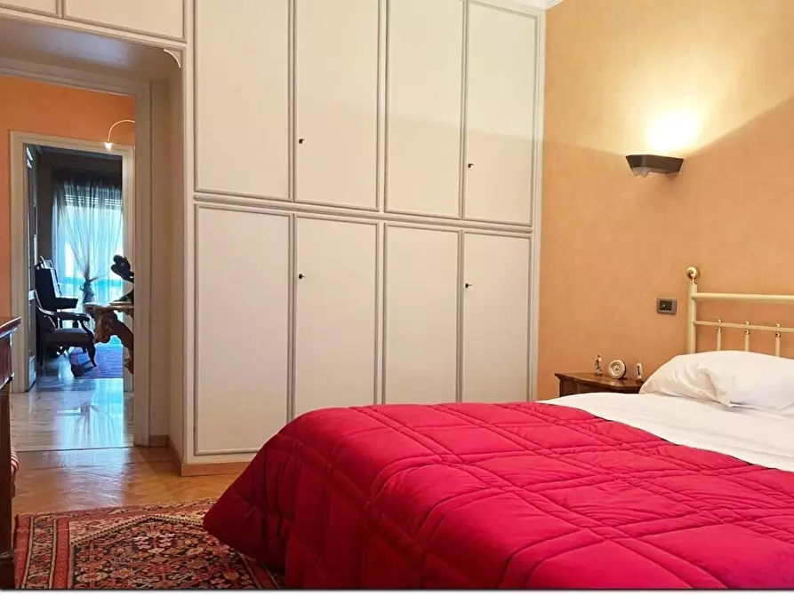 Immagine 14 di Pentalocale in affitto  a Torino