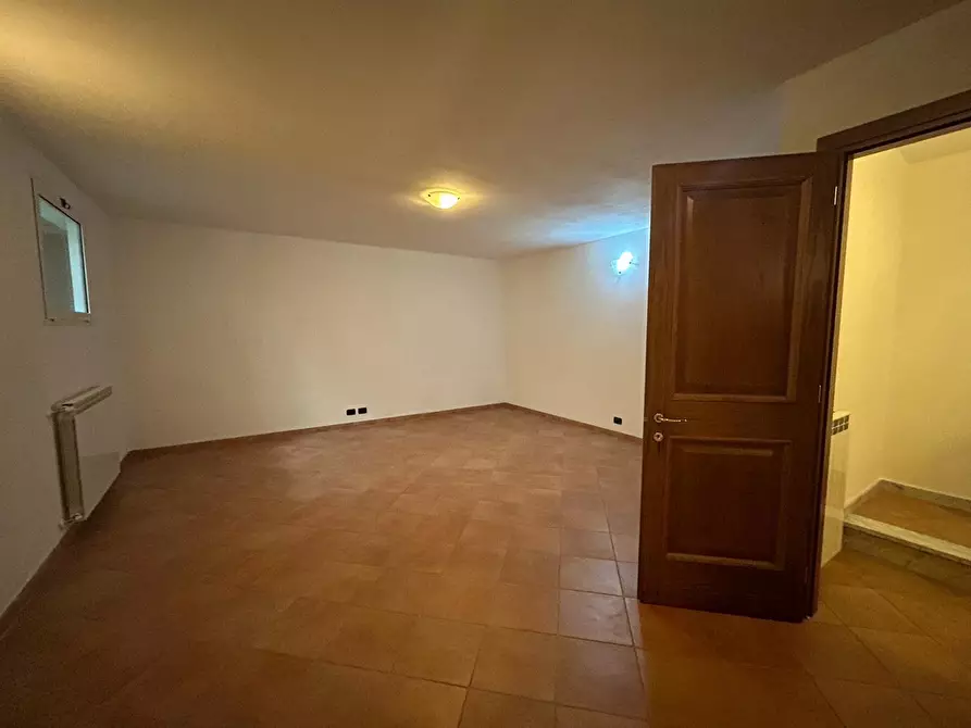 Immagine 33 di Casa indipendente in vendita  a Sarzana