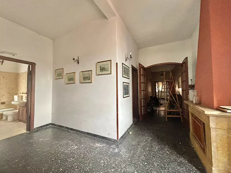 Immagine 7 di Pentalocale in vendita  a Sarzana