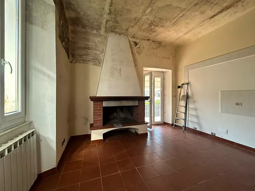 Immagine 28 di Casa indipendente in vendita  a Sarzana