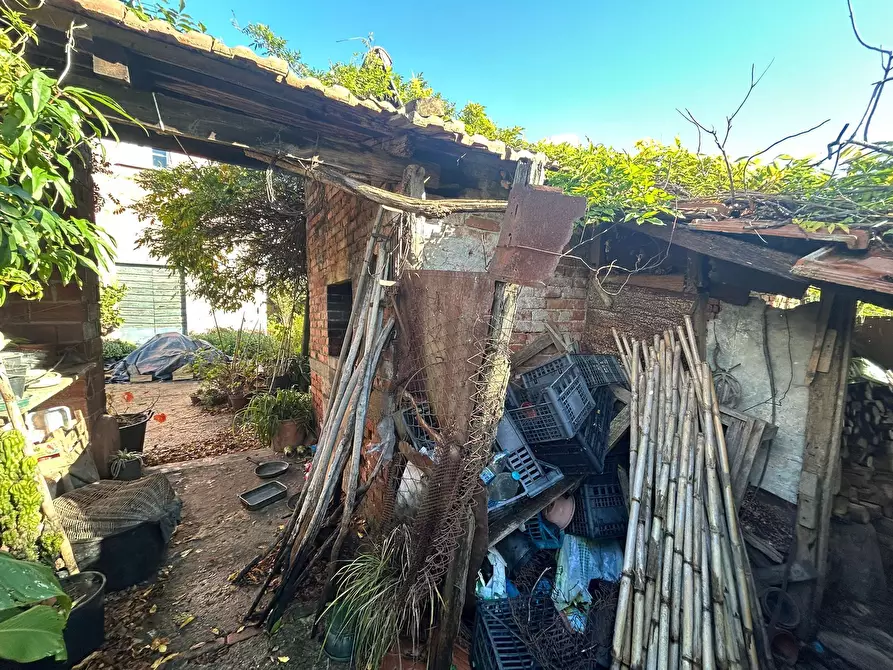 Immagine 32 di Rustico / casale in vendita  a Sarzana