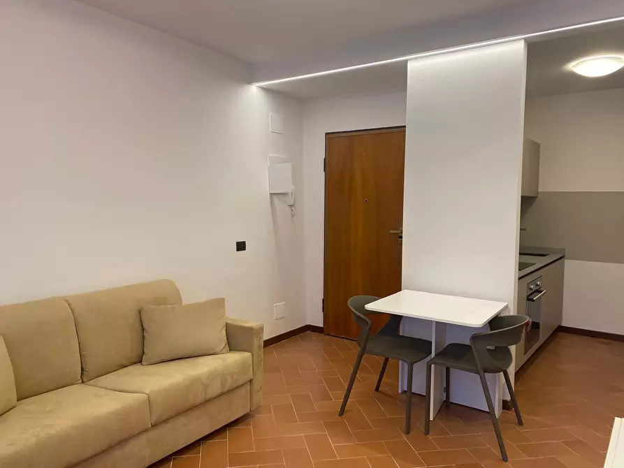 Immagine 10 di Bilocale in affitto  a Sarzana