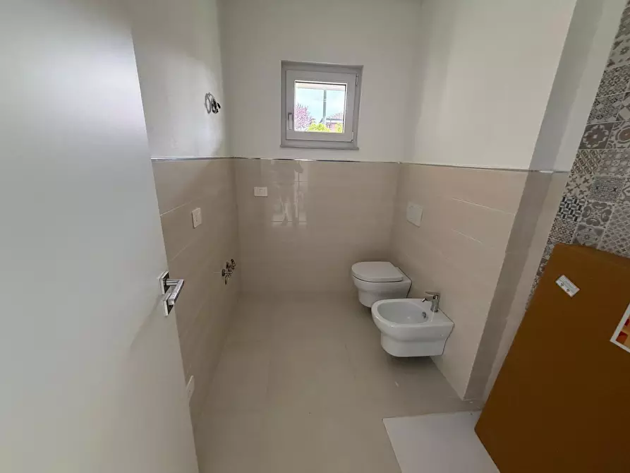 Immagine 5 di Bilocale in vendita  a Sarzana