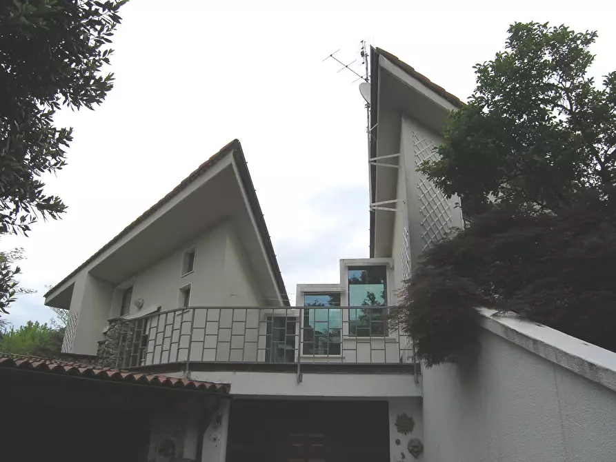 Immagine 7 di Villa in vendita  a Sarzana
