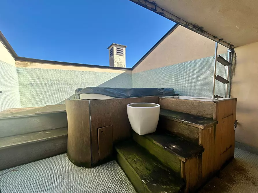 Immagine 46 di Attico in vendita  a Sarzana