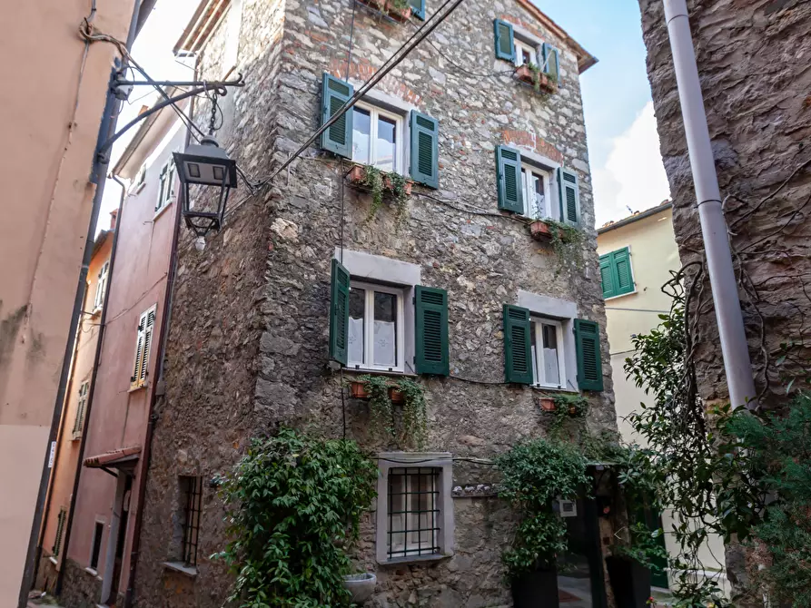 Immagine 4 di Porzione di casa in vendita  a Ameglia