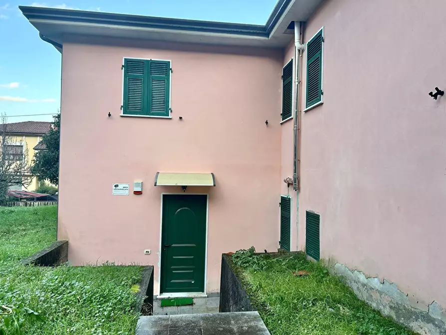 Immagine 14 di Villetta a schiera in affitto  a Ameglia