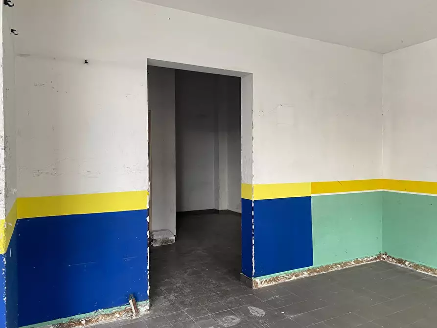 Immagine 3 di Locale commerciale in vendita  a Sarzana