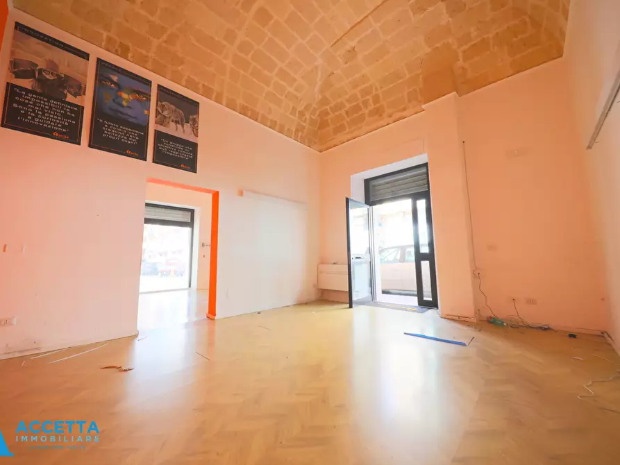 Immagine 17 di Locale commerciale in affitto  in Via Oberdan 31 a Taranto