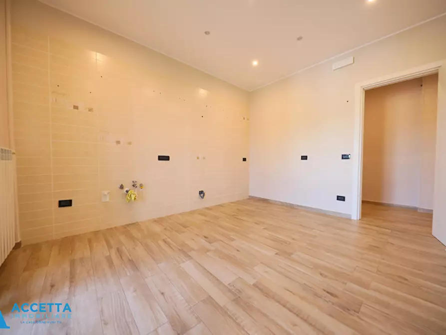 Immagine 9 di Trilocale in vendita  in Via Gattucci 13 a Taranto