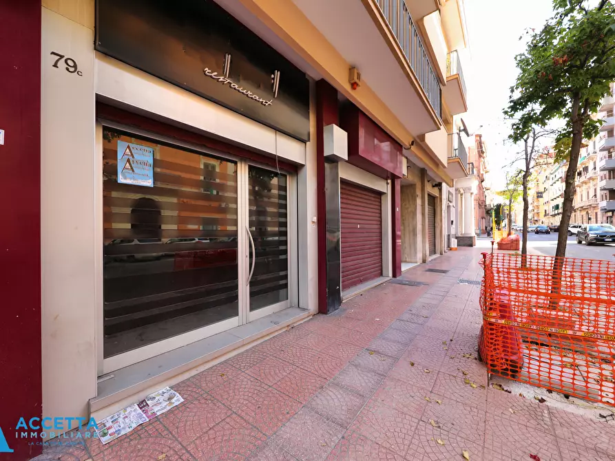 Immagine 10 di Locale commerciale in vendita  in Corso Umberto I 79 a Taranto