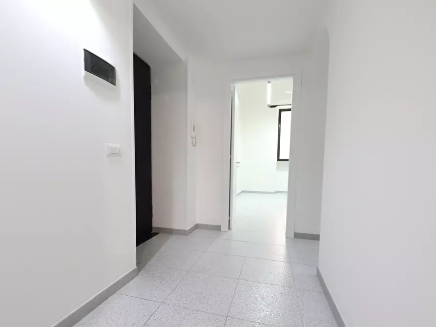 Immagine 8 di Ufficio in affitto  in Via Pisanelli a Taranto