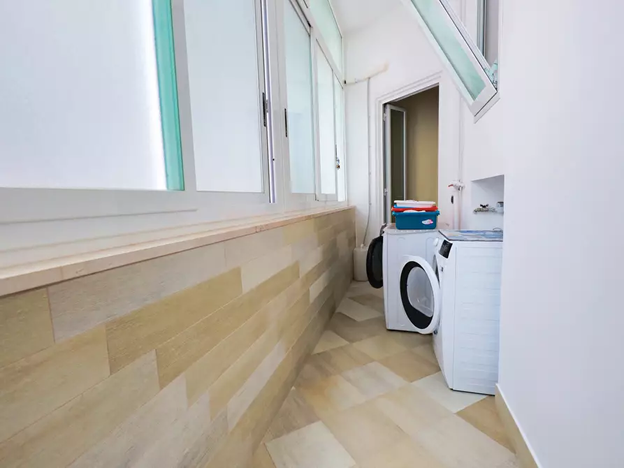 Immagine 14 di Trilocale in vendita  in Via Diego Peluso 38 a Taranto