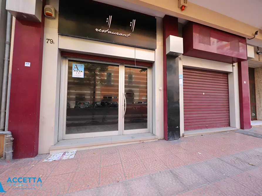 Immagine 21 di Locale commerciale in vendita  in Corso Umberto I 79 a Taranto