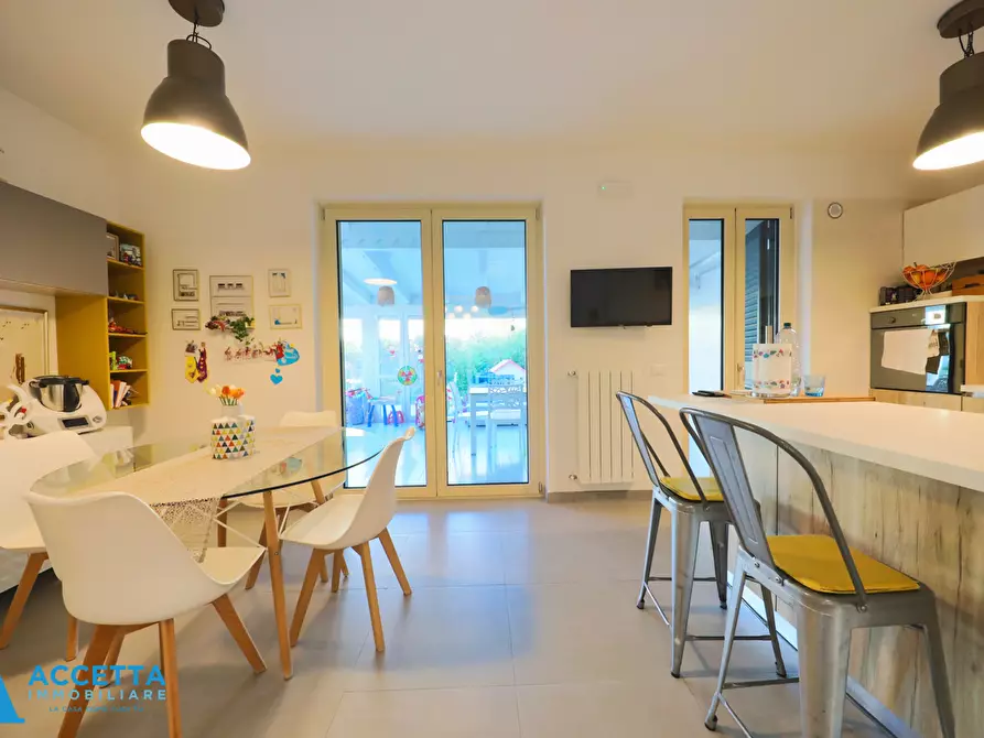 Immagine 13 di Villa in vendita  in Via Fior di Zenzero 2 a Taranto