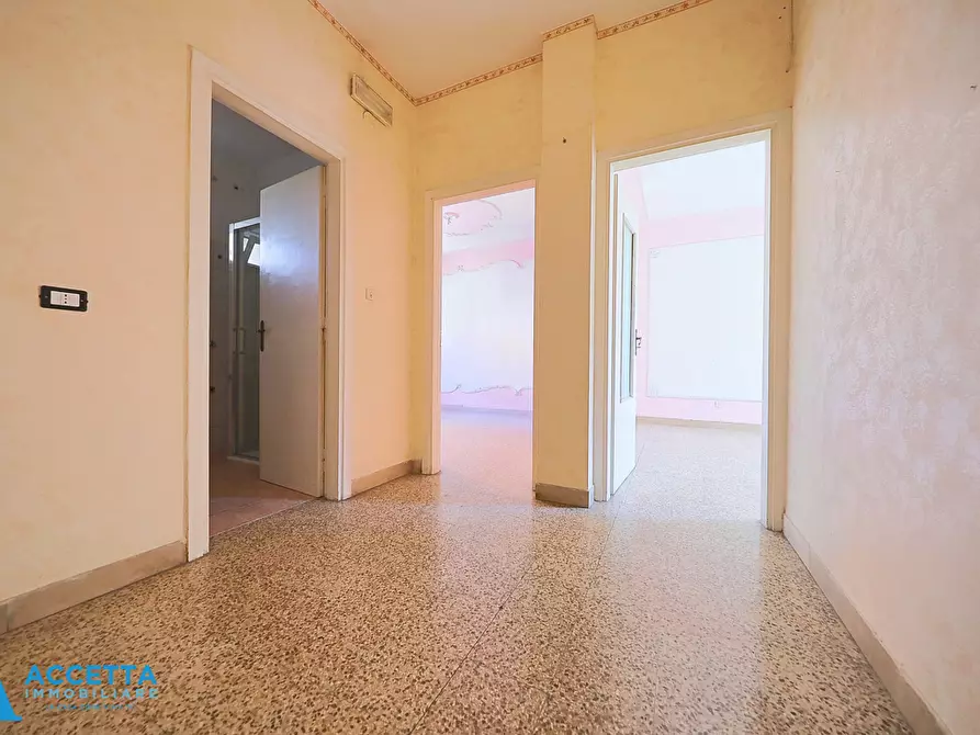 Immagine 14 di Quadrilocale in vendita  in Via Ancona 315 a Taranto