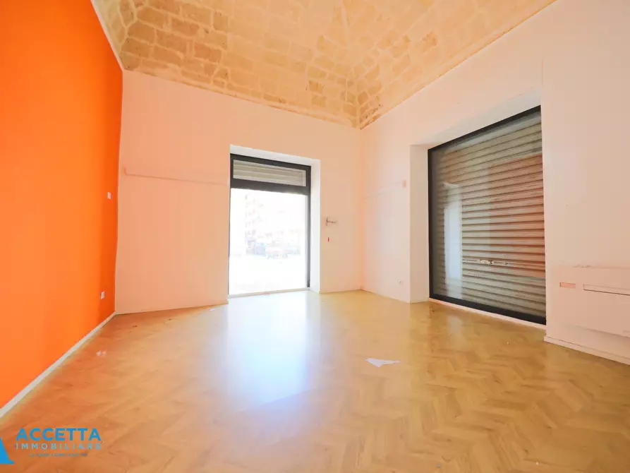 Immagine 8 di Locale commerciale in affitto  in Via Oberdan 31 a Taranto