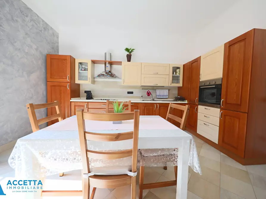 Immagine 17 di Trilocale in vendita  in Via Diego Peluso 38 a Taranto