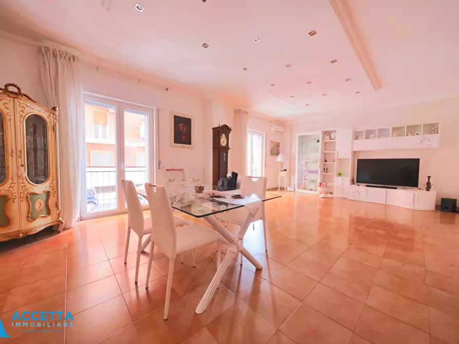 Immagine 19 di Trilocale in vendita  in Via Lupoli 1 a Taranto