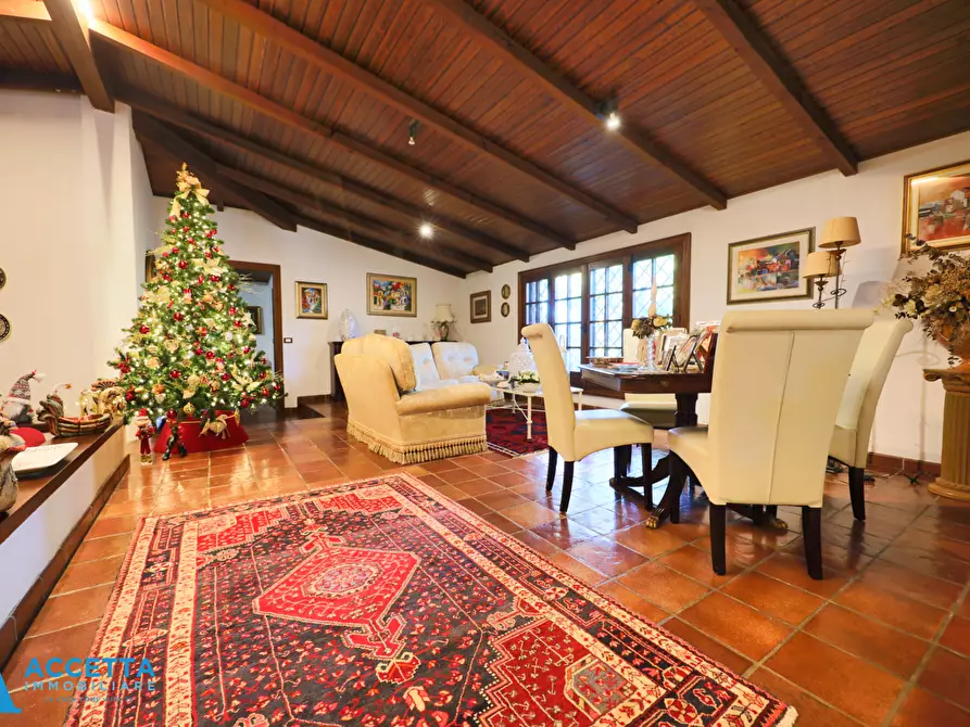 Immagine 7 di Villa in vendita  in Via Trascine 1 a Taranto