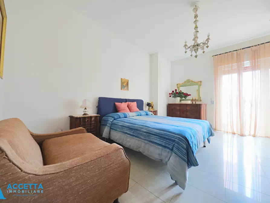 Immagine 13 di Quadrilocale in vendita  in Piazza Pio X 42 a Taranto