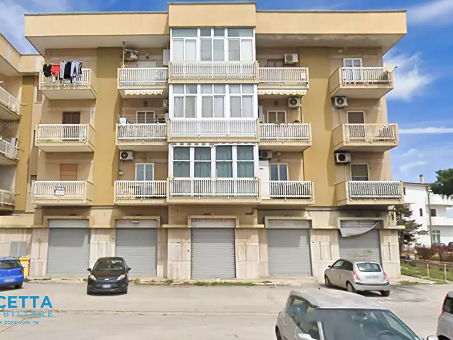 Immagine 4 di Locale commerciale in vendita  in Corso Vittorio Emanuele II 11 a Taranto