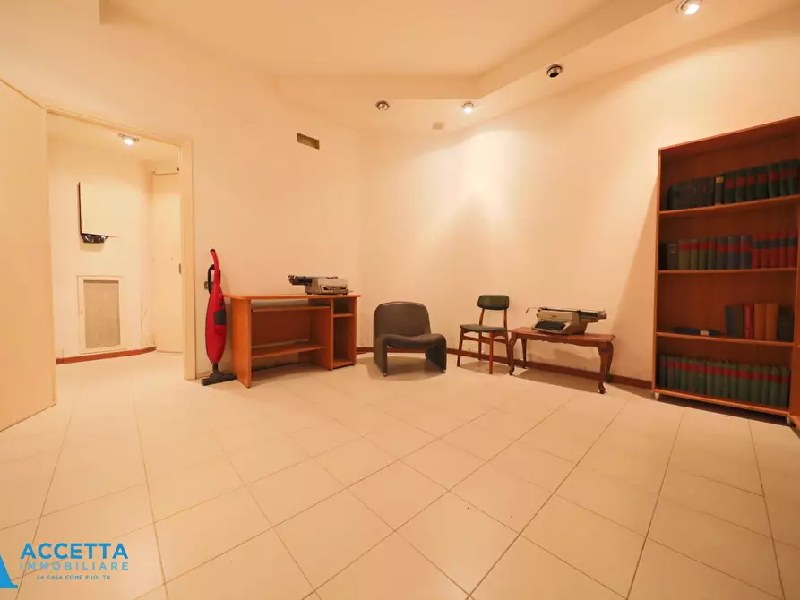 Immagine 8 di Bilocale in vendita  in Via Duca di Genova 63 a Taranto