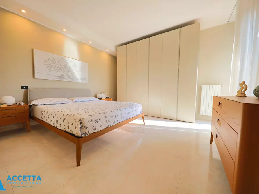 Immagine 14 di Villa in vendita  in Via Cantoni 20 a Taranto