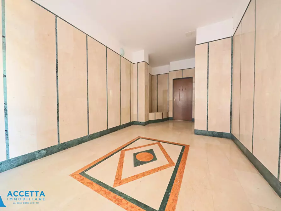 Immagine 25 di Trilocale in vendita  in Via Ugo De Carolis 10 a Taranto