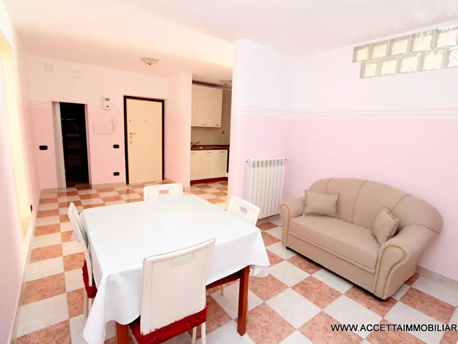 Immagine 1 di Trilocale in affitto  in Via Diego Peluso 92 a Taranto