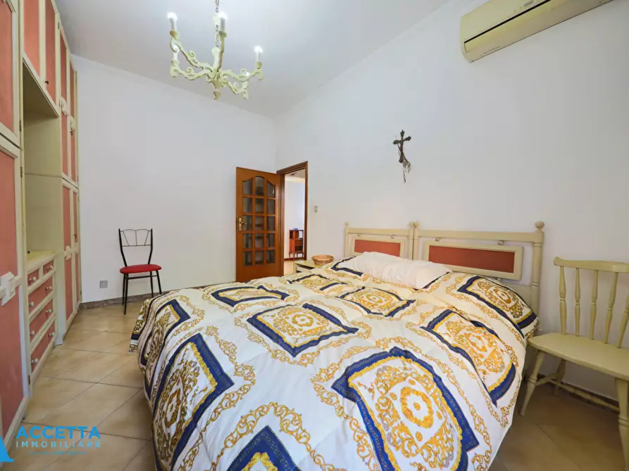 Immagine 17 di Quadrilocale in vendita  in Via della Croce 2 a Taranto