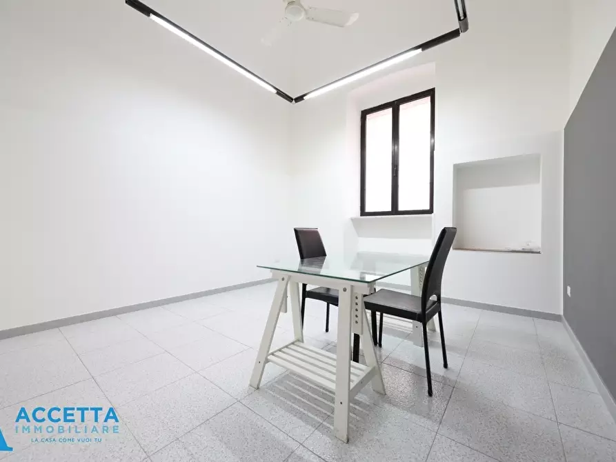 Immagine 7 di Ufficio in affitto  in Via Pisanelli a Taranto