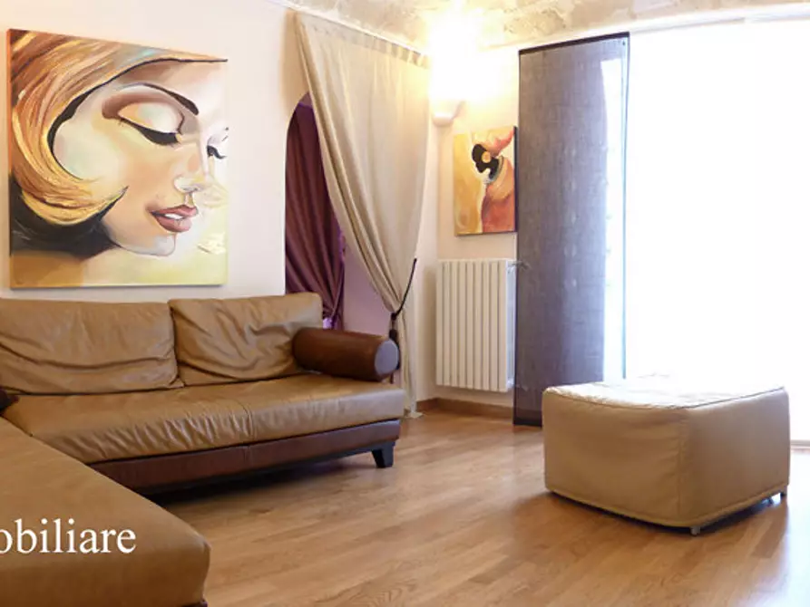 Immagine 1 di Quadrilocale in vendita  in Via Anfiteatro 130 a Taranto