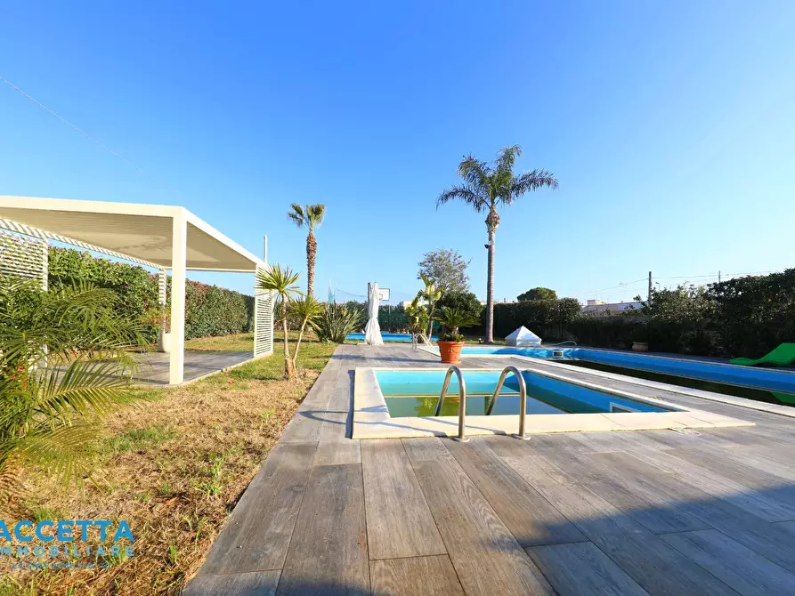 Immagine 2 di Villa in vendita  in via Sequoie a Leporano