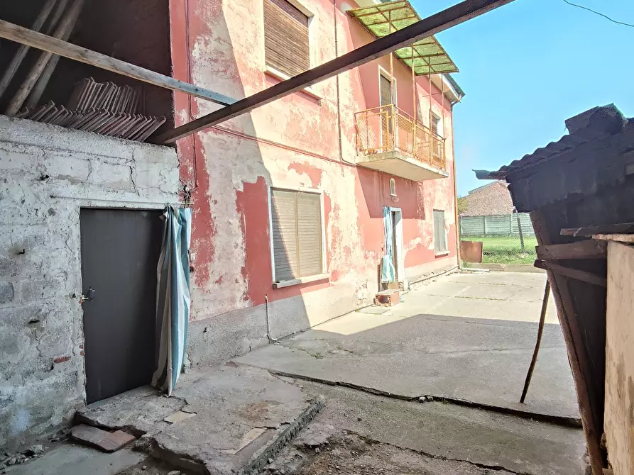 Immagine 9 di Casa indipendente in vendita  in Via Enrico Fermi 13 a Pieve Porto Morone