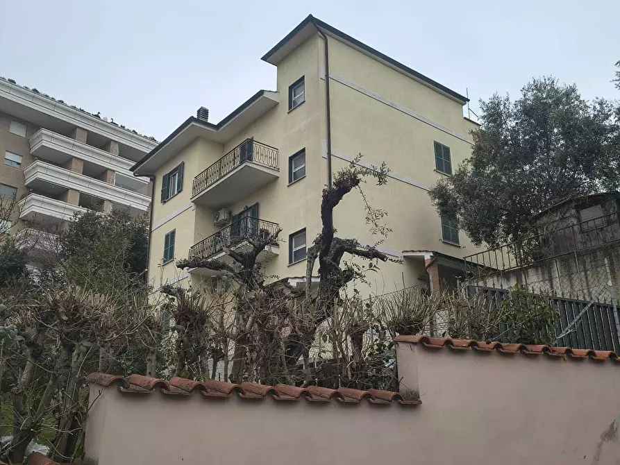 Immagine 14 di Trilocale in vendita  in Via Avegno a Roma