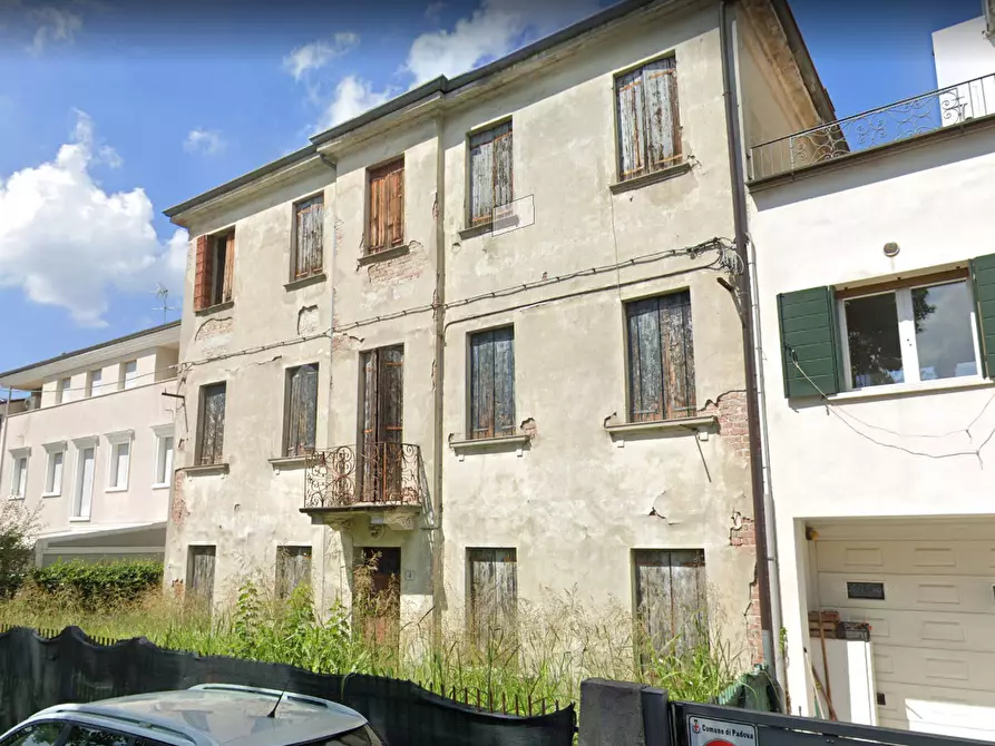 Immagine 1 di Casa indipendente in vendita  in via Carini a Padova