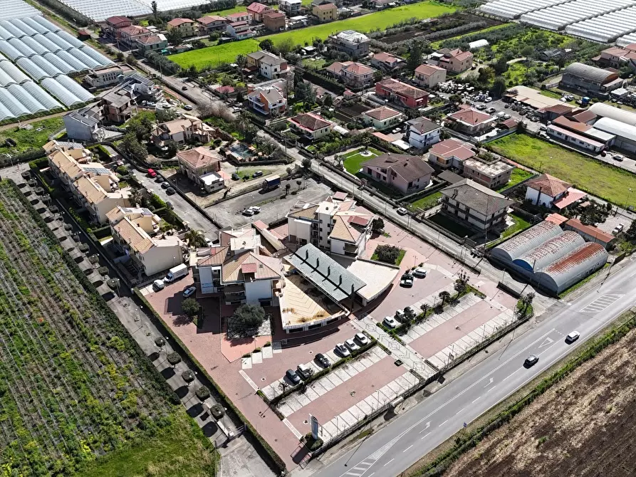 Immagine 21 di Locale commerciale in vendita  in località corno d'oro a Eboli