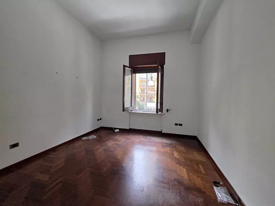 Immagine 8 di Trilocale in vendita  in Corso Giuseppe Garibaldi a Salerno