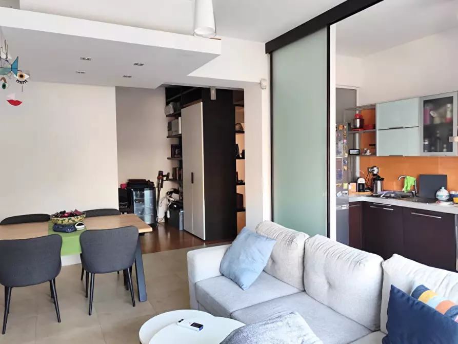 Immagine 1 di Bilocale in vendita  in Via Giuseppe De Caro 52 a Salerno