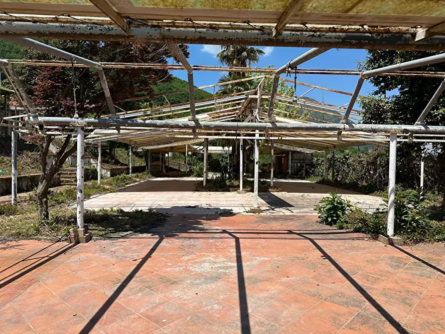 Immagine 4 di Locale commerciale in vendita  in cesinola a Cava De' Tirreni