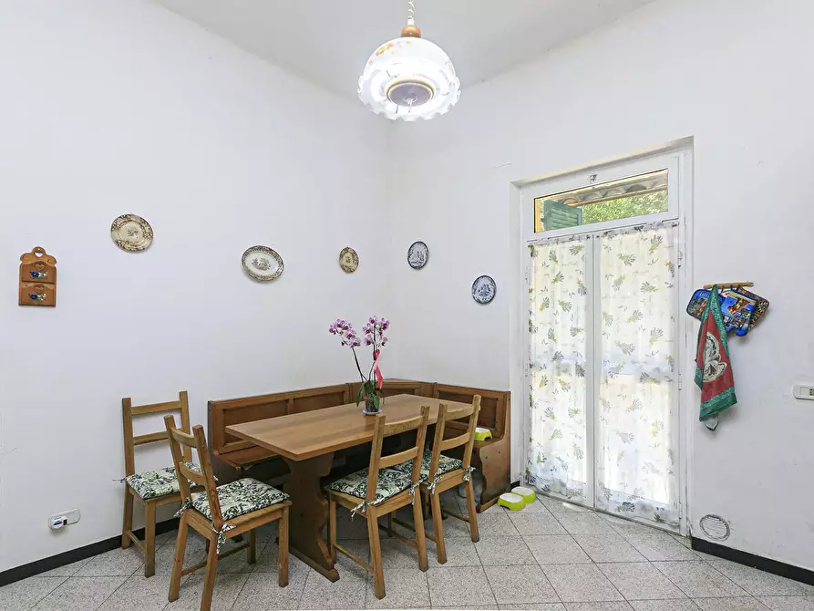 Immagine 10 di Pentalocale in vendita  in Via Val Sugana 9 a Genova