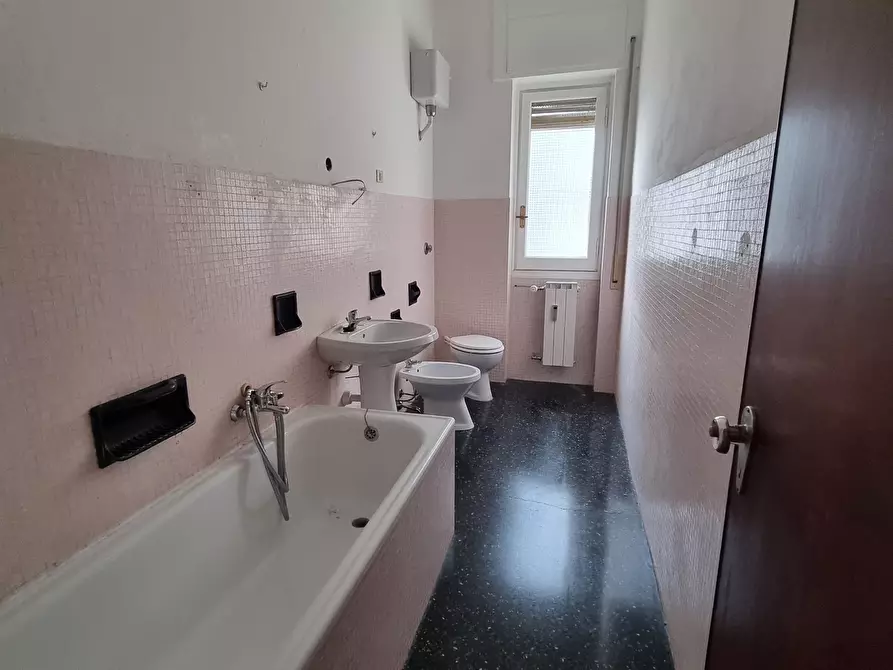 Immagine 24 di Pentalocale in vendita  in Via Paolo Anfossi 68c a Genova