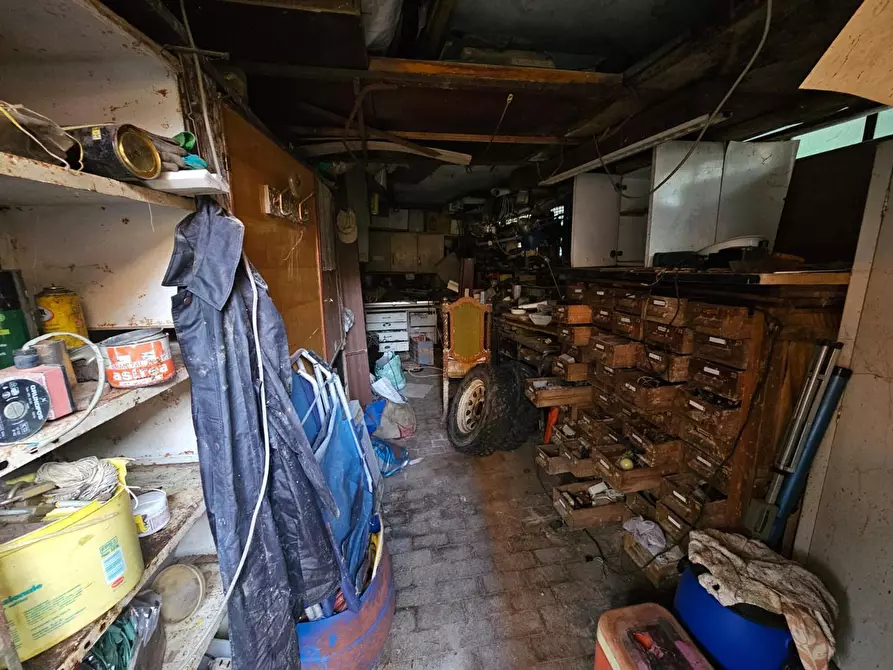 Immagine 37 di Bilocale in vendita  in Via campomorone 93 a Genova