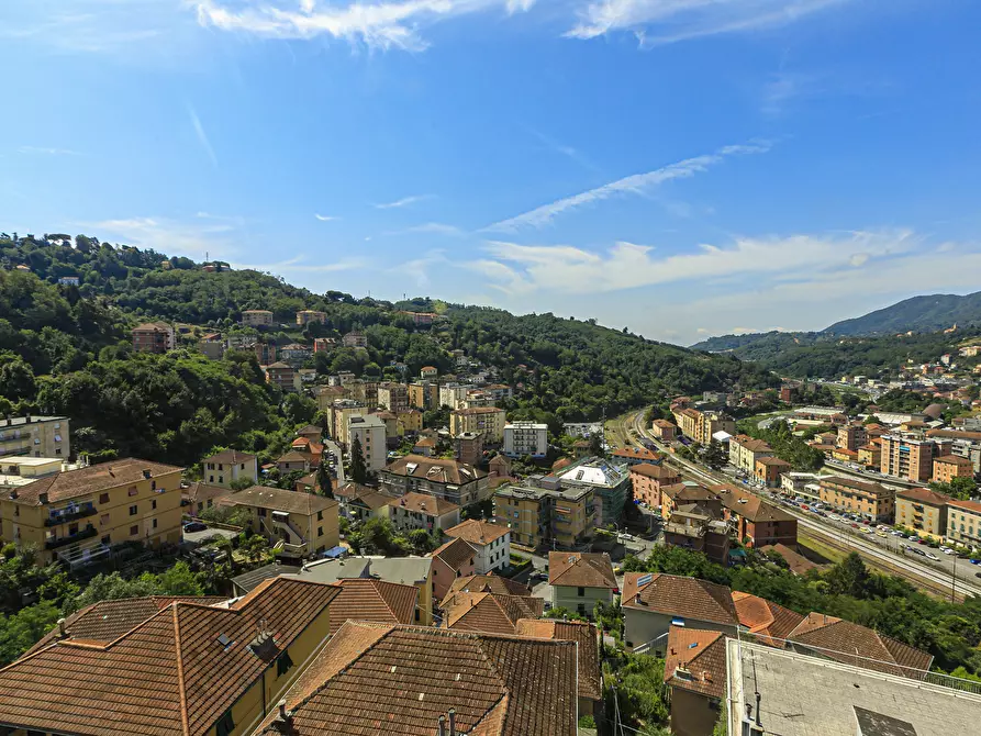 Immagine 1 di Quadrilocale in vendita  in Via Fratelli Gazzo 22/14 a Serra Riccò