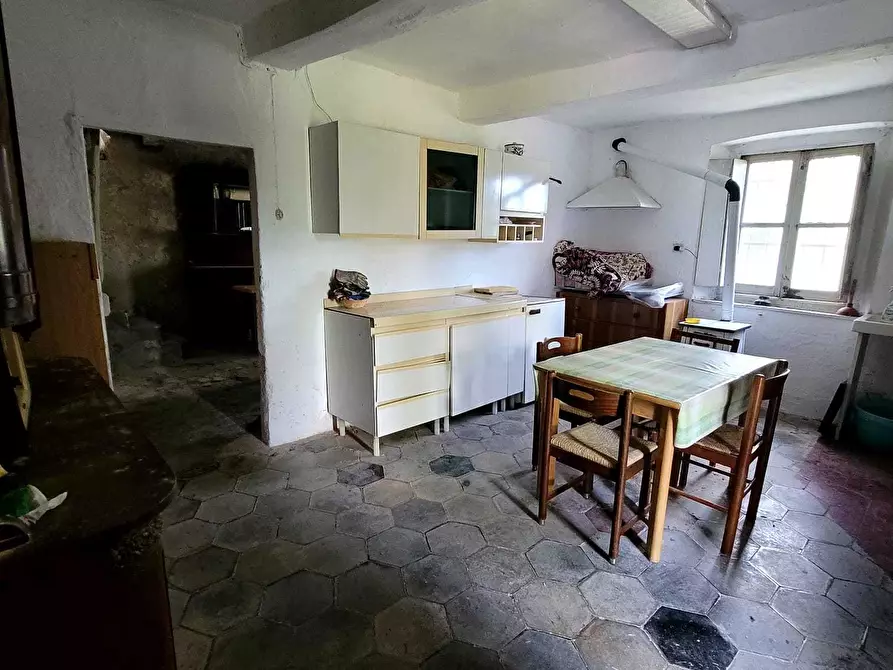 Immagine 51 di Pentalocale in vendita  in Via Campi 7 a Serra Riccò