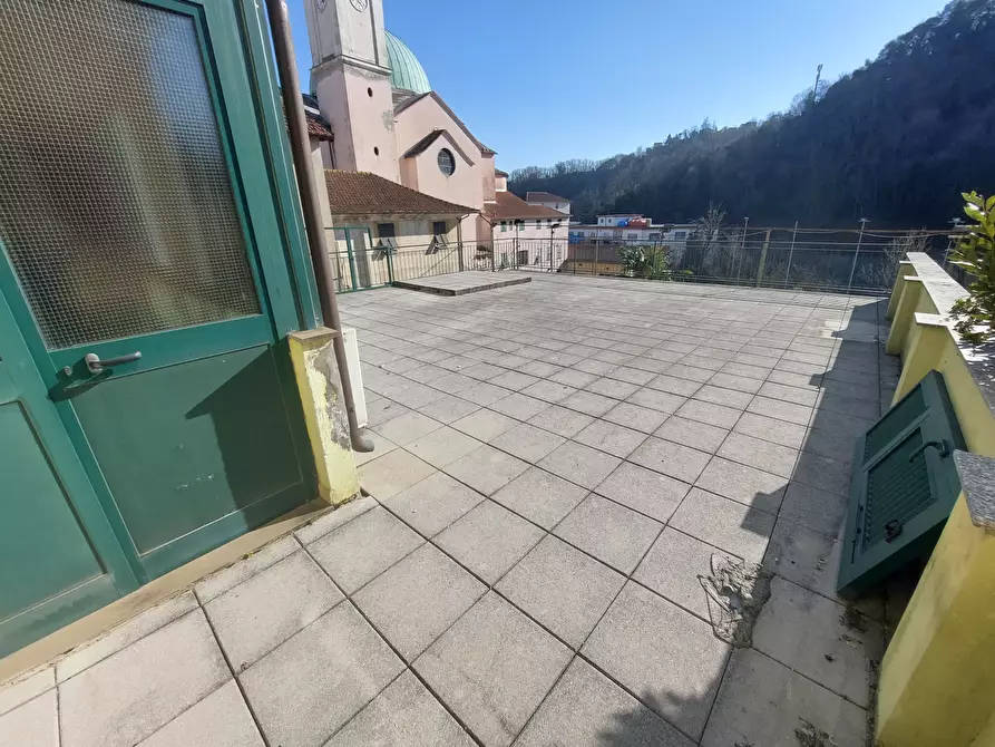 Immagine 4 di Ufficio in affitto  a Campomorone