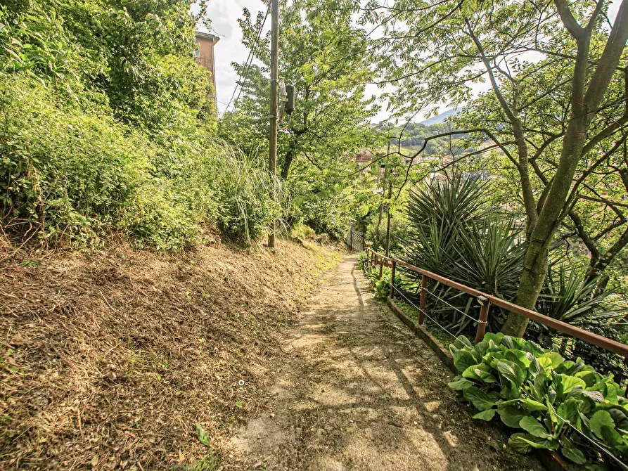 Immagine 31 di Bilocale in vendita  in Salita Castrofino a Genova