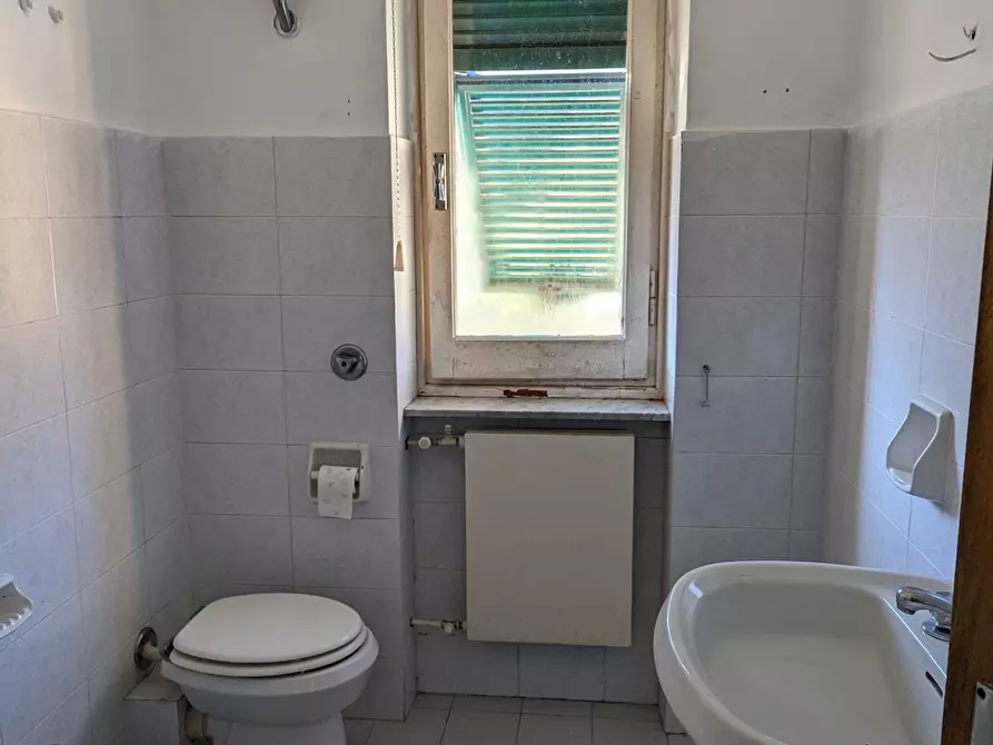 Immagine 27 di Quadrilocale in vendita  in Via Padre Francesco Borghero 33 a Ronco Scrivia