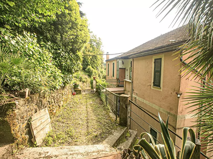 Immagine 40 di Bilocale in vendita  in Salita Castrofino a Genova